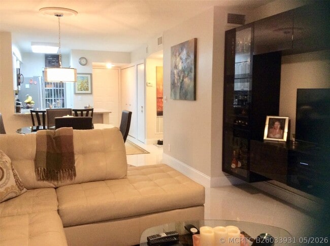 Photo - 2220 N Cypress Bend Dr Unit 104
