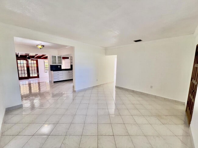 Photo - 2101 SW 81st Ave