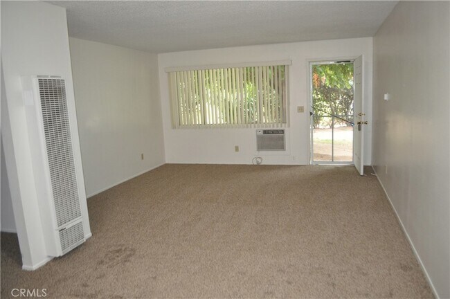 Photo - 811 W State St