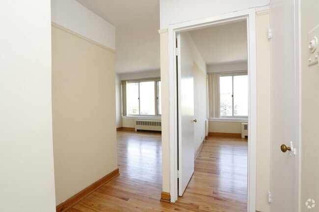 1BR_1BA 590 sq ft ( North)