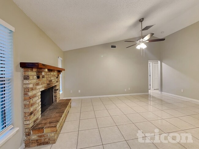 Photo - 1435 Spring Ridge Cir
