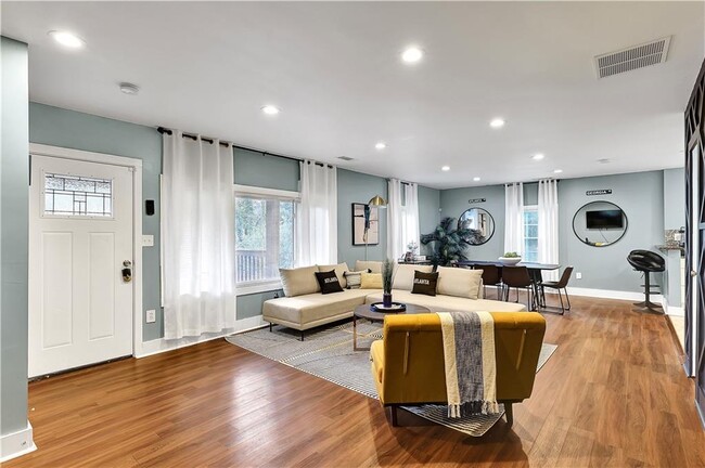 Photo - 112 Linkwood Rd NW