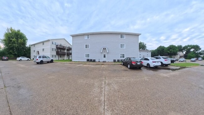 Photo - 2013 NW Hickory Ln