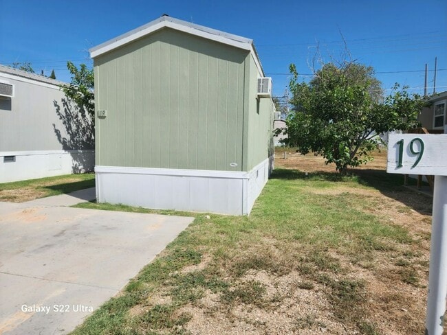 Building Photo - 1128 Gary Terrace Rental