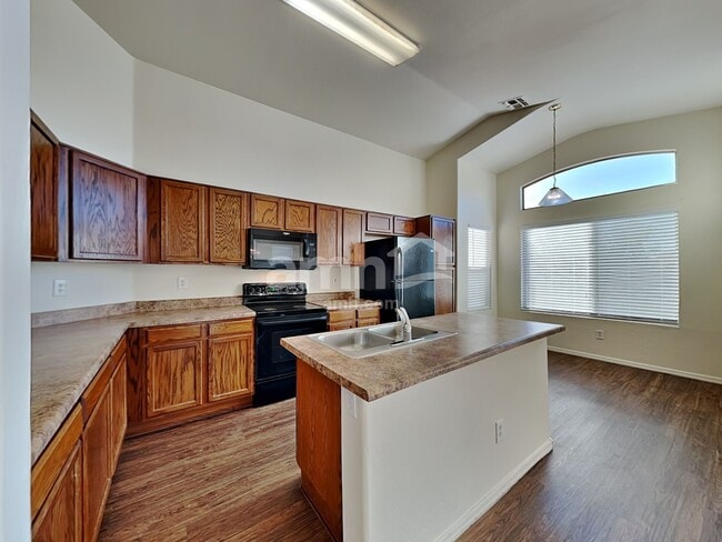 Photo - 15827 W Monroe St