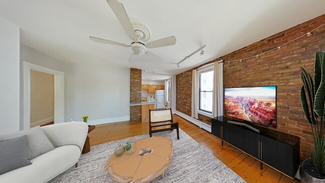 Photo - 240 Tremont St Unidad Tremont St #2F Rental