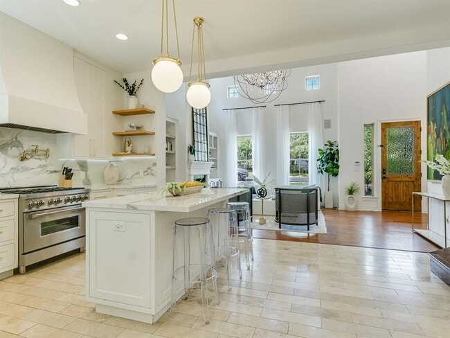 Photo - 809 Kinney Ave