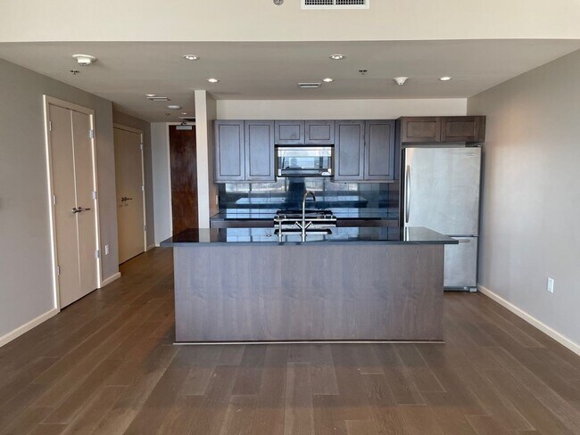 Photo - River Market Tower - Unit 1302 Unidad 1