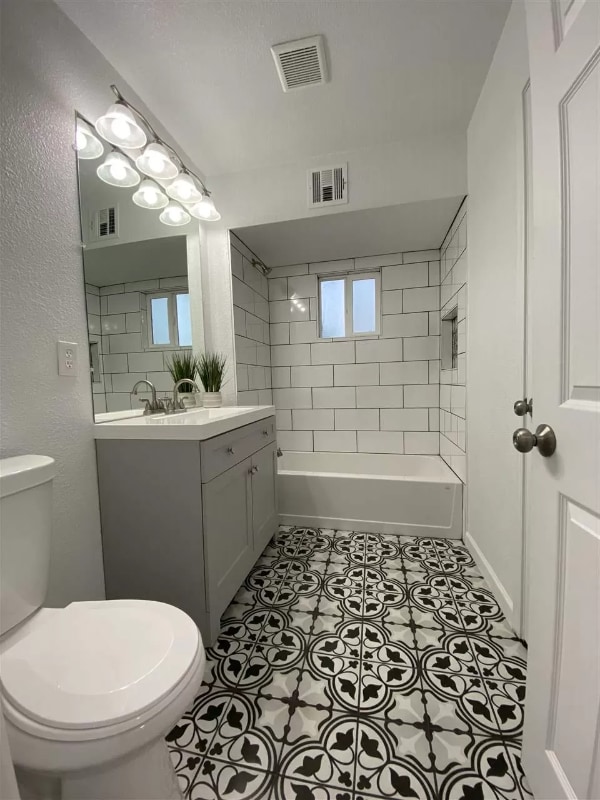 Photo - 2533 S Olivia Ave