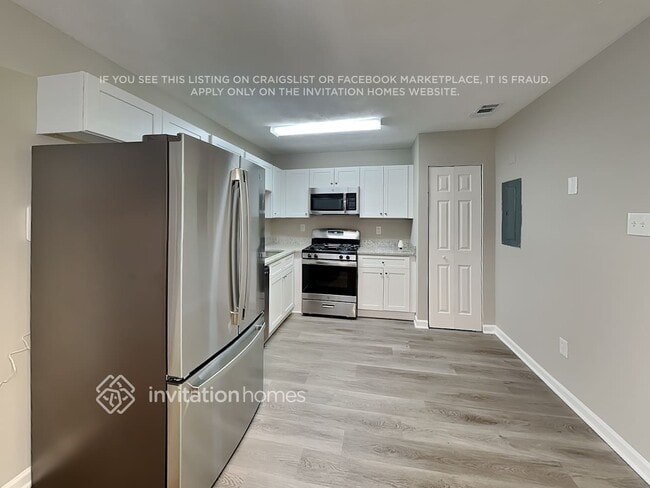 Photo - 736 Plainville Trail SW