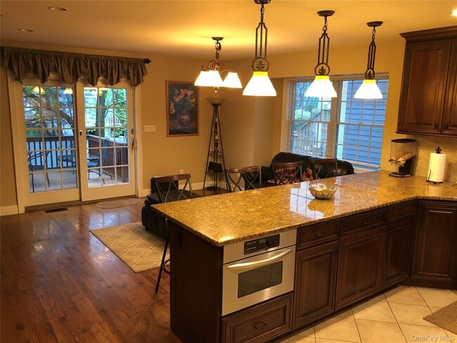 Photo - 40 Ellsworth Ave Unit Front