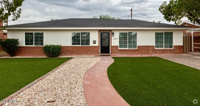 Building Photo - 2220 E Heatherbrae Dr Rental