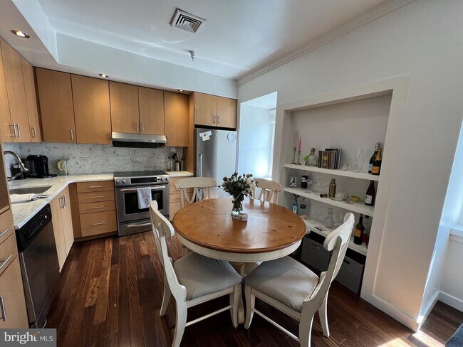 Photo - 258 S 18th St Unit 4