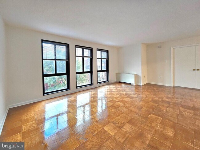 Photo - 1280 21st St NW Unit 402