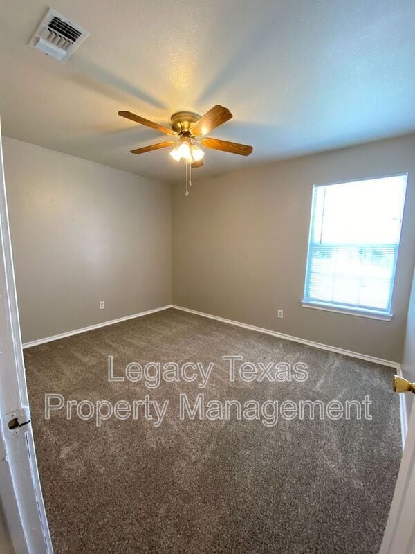 Photo - 705 Miracle Ln Unidad A