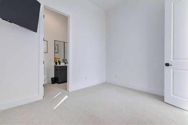 Photo - 334 Eastwood St