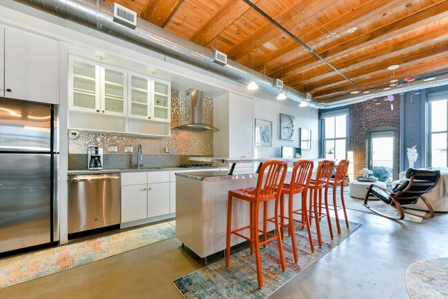 Building Photo - 35 Channel Center St Unit 206