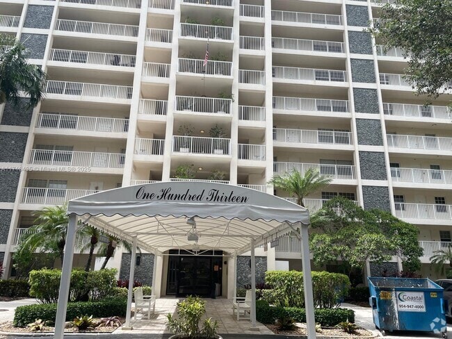 Building Photo - 3520 Oaks Way Unit 208 Rental