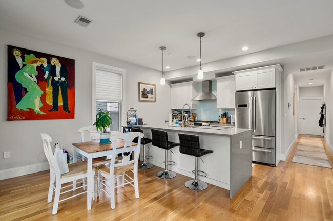 Photo - 275 Old Colony Ave Unit 2