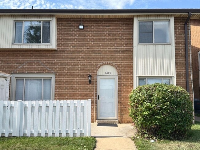 Building Photo - Welcome to Stones Throw!