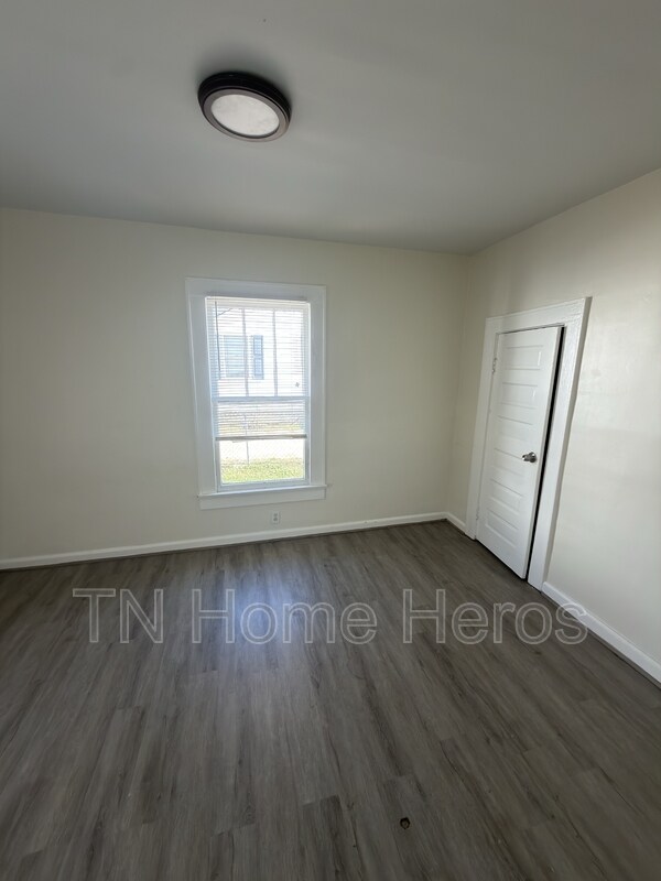 Photo - 2427 Seymour Ave