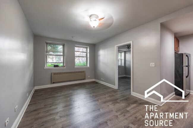 Building Photo - 4031 N Kenmore Ave Unit 101 Rental