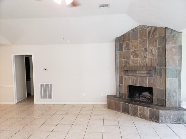 Photo - 16007 Glen Mar Dr