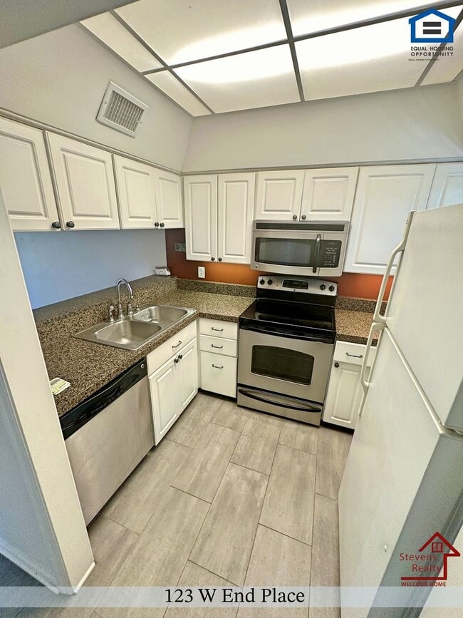 Photo - 123 West End Pl