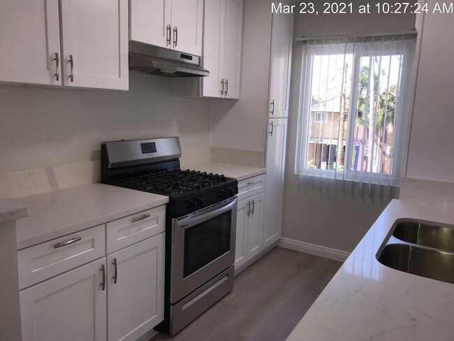 Photo - 350 South Manhattan Place