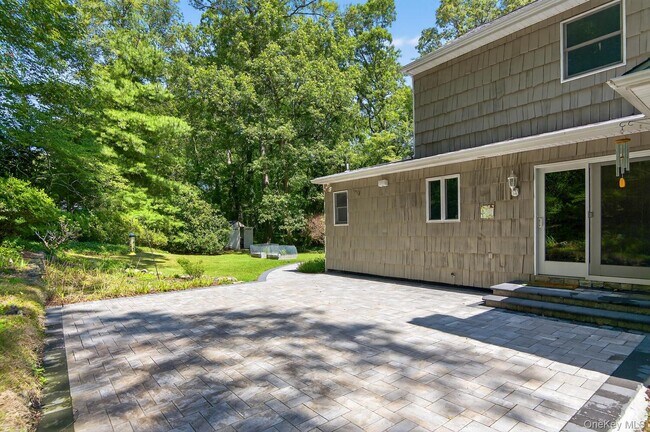 Photo - 43 Edcris Ln