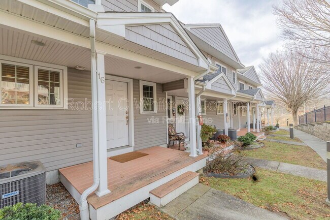 Photo - 330 Crystal Ave Unidad 16