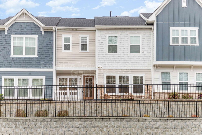 Photo - 8929 Peatland Aly