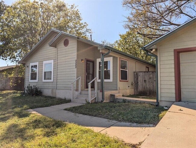 Photo - 2200 Magnolia Dr