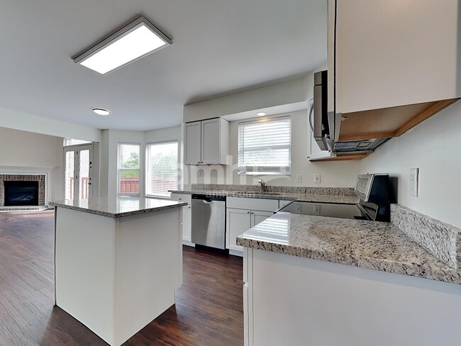 Photo - 2831 Coachlight Ln