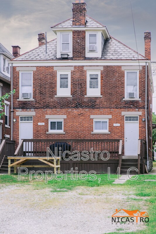 174 E 11th Ave