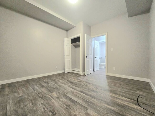 Building Photo - Unit 8 -337 Grenville Ave