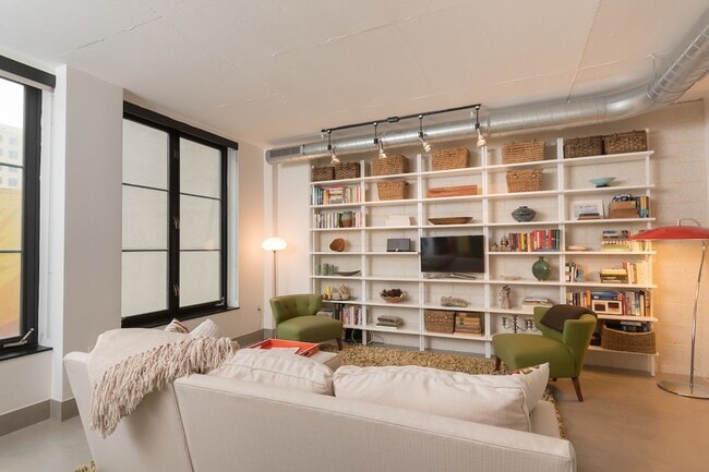 Photo - Logan Circle Condo | 1 Bed | 1 Bath | 780 SF | 1 Garage Parking Space Unit 501