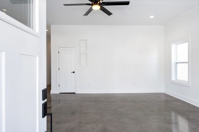 Photo - *1/2 Off 1st Months Rent!* Luxury 4Bed/4Bath Home, *Roof Top Patio* in the Heart of Murfreesboro