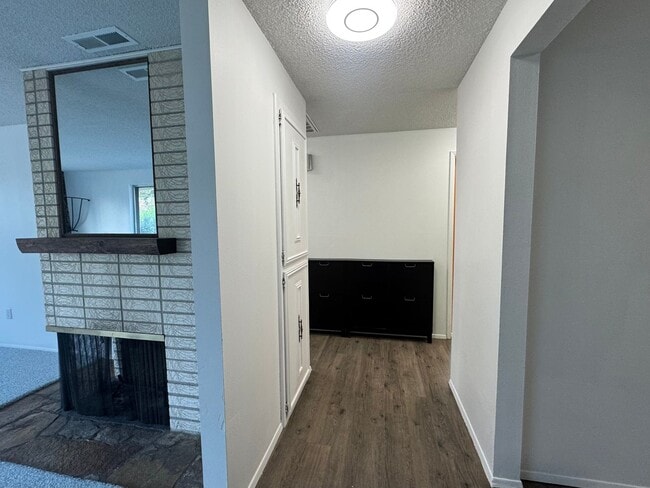 Photo - 9901 Farwest Dr SW