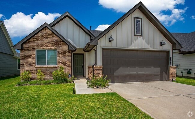 Building Photo - 31810 Whittis Hl Wy Rental