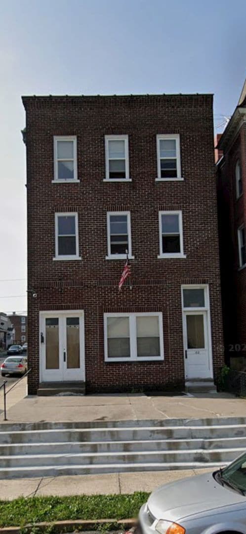 Building Photo - 702 St John St Unit 2