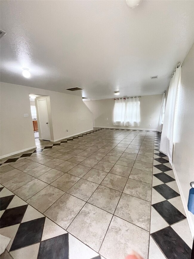 Building Photo - 8106 Sanders Forest Ct