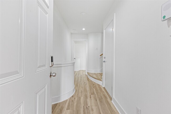 Photo - 5941 S Loop E