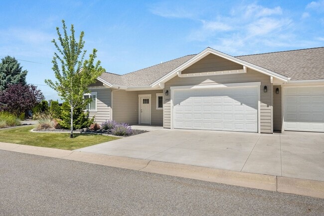 Photo - Spacious Valley Duplex Available Now!