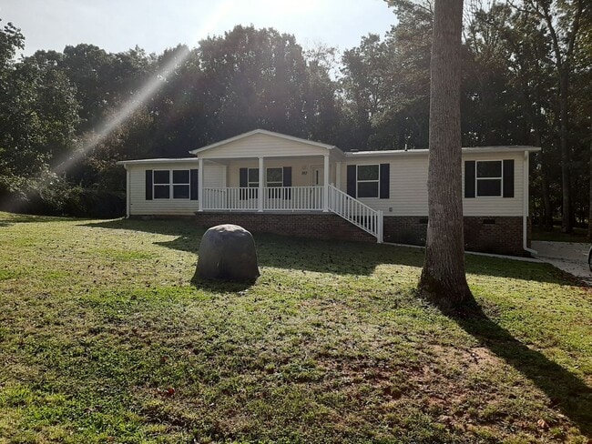 Building Photo - 197 Brandenburg Dr