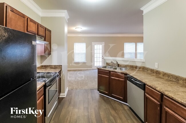 Photo - 878 Ivydale Ln SW