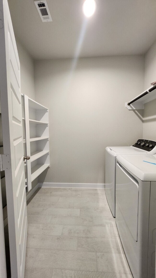 Photo - 8714 Mallow Rose Wy