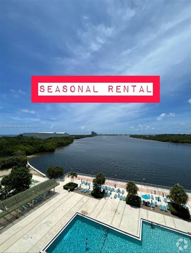 Building Photo - 300 Bayview Dr Rental
