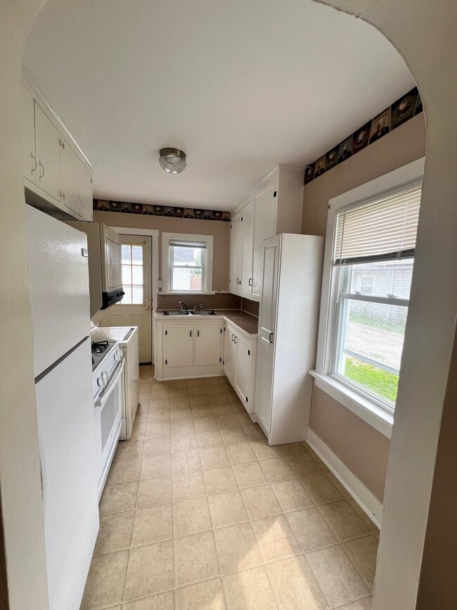 Photo - 112 Guy St