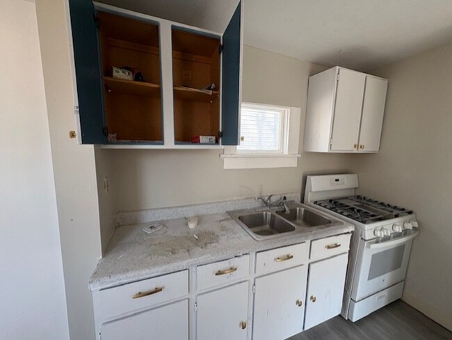 Photo - Truly Updated 2-Bedroom Rental Near North Akron Conveniences